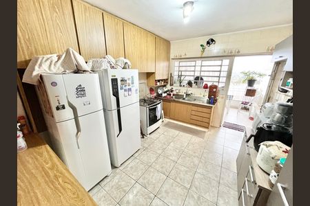 Casa à venda com 189m², 4 quartos e 4 vagas Casa à venda com 189m², 4 quartos e 4 vagasCozinha