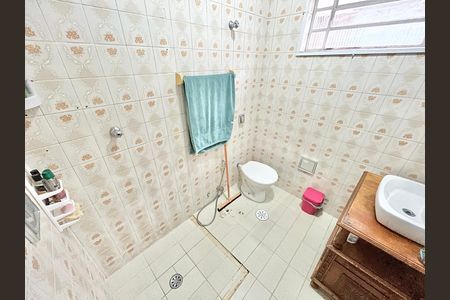 Casa à venda com 189m², 4 quartos e 4 vagas Casa à venda com 189m², 4 quartos e 4 vagasBanheiro