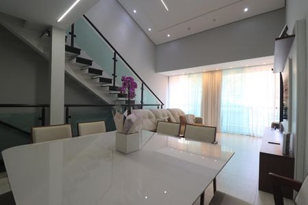 Casa de condomínio à venda com 250m², 3 quartos e 4 vagasSala