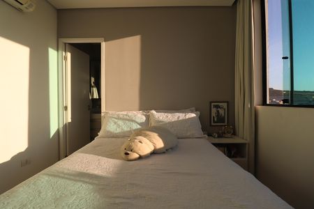 Casa de condomínio à venda com 250m², 3 quartos e 4 vagasQuarto 2 suíte