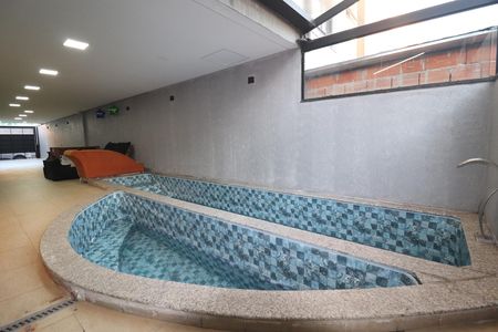 Casa de condomínio à venda com 250m², 3 quartos e 4 vagasPiscina