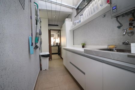 Casa de condomínio à venda com 250m², 3 quartos e 4 vagasÁrea de Serviço