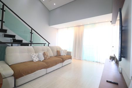 Casa de condomínio à venda com 250m², 3 quartos e 4 vagasSala