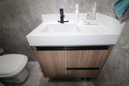 Casa de condomínio à venda com 250m², 3 quartos e 4 vagasBanheiro Quarto 3 suíte