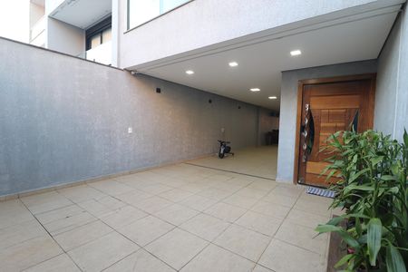 Casa de condomínio à venda com 250m², 3 quartos e 4 vagasGaragem