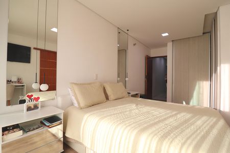 Casa de condomínio à venda com 250m², 3 quartos e 4 vagasQuarto 1 suíte