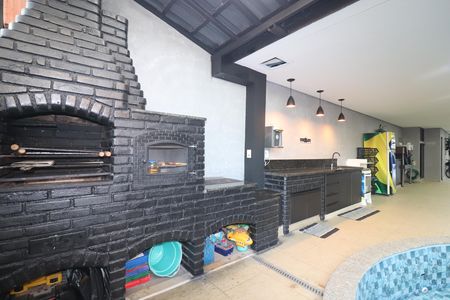 Casa de condomínio à venda com 250m², 3 quartos e 4 vagasEspaço Gourmet