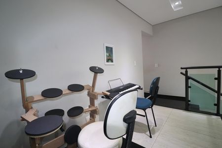 Casa de condomínio à venda com 250m², 3 quartos e 4 vagasEstúdio