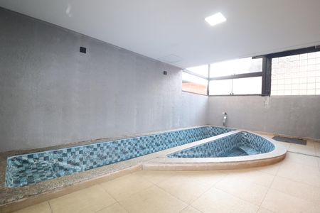Casa de condomínio à venda com 250m², 3 quartos e 4 vagasPiscina