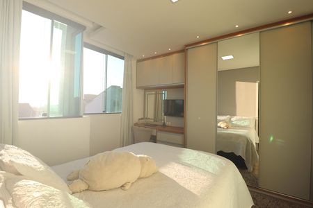 Casa de condomínio à venda com 250m², 3 quartos e 4 vagasQuarto 2 suíte