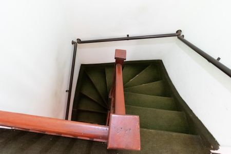 Casa à venda com 160m², 3 quartos e 2 vagasEscada