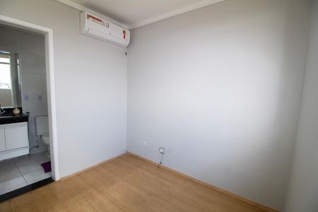 Apartamento à venda com 120m², 3 quartos e 2 vagasQuarto 02- Suite 