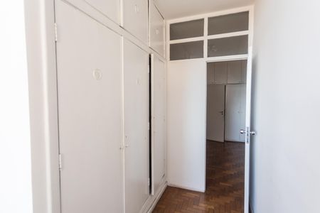 Apartamento à venda com 140m², 4 quartos e sem vaga Apartamento à venda com 140m², 4 quartos e sem vagaCloset da Suíte