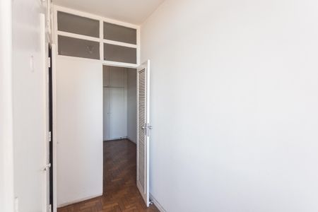 Apartamento à venda com 140m², 4 quartos e sem vaga Apartamento à venda com 140m², 4 quartos e sem vagaCloset da Suíte
