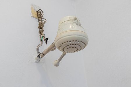 Banheiro de casa para alugar com 1 quarto, 150m² em Bonsucesso, Rio de Janeiro