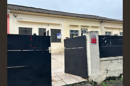 Casa para alugar com 102m², 2 quartos e 1 vagaFachada + placa