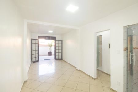 Sala de casa à venda com 2 quartos, 142m² em Campo Grande, Rio de Janeiro