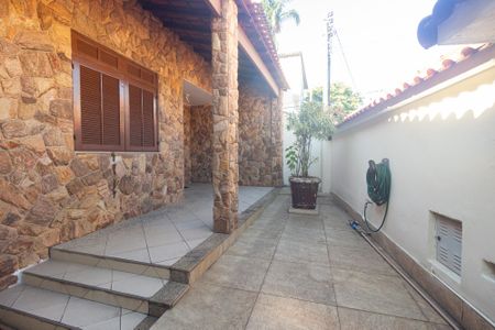 Casa à venda com 142m², 2 quartos e 2 vagas Casa à venda com 142m², 2 quartos e 2 vagasQuintal