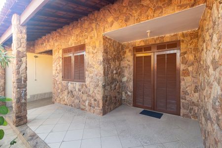 Casa à venda com 142m², 2 quartos e 2 vagas Casa à venda com 142m², 2 quartos e 2 vagasQuintal