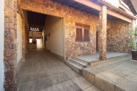 Casa à venda com 142m², 2 quartos e 2 vagas Casa à venda com 142m², 2 quartos e 2 vagasGaragem