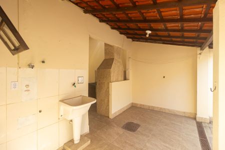 Casa à venda com 142m², 2 quartos e 2 vagas Casa à venda com 142m², 2 quartos e 2 vagasÁrea de Serviço