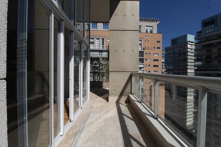 Varanda de apartamento para alugar com 2 quartos, 134m² em Vila Nova Conceição, São Paulo