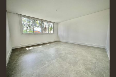 Casa de Condomínio à venda com 4 quartos, 500m² em Jardim Cordeiro, São Paulo