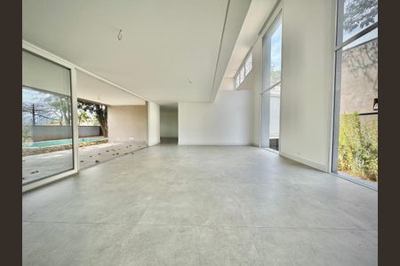 Casa de Condomínio à venda com 4 quartos, 500m² em Jardim Cordeiro, São Paulo