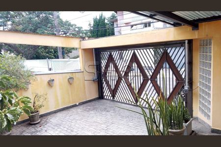 Casa à venda com 4 quartos, 256m² em Vila Inah, São Paulo