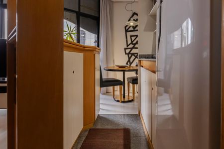 Cozinha de apartamento para alugar com 1 quarto, 42m² em Itaim Bibi, São Paulo
