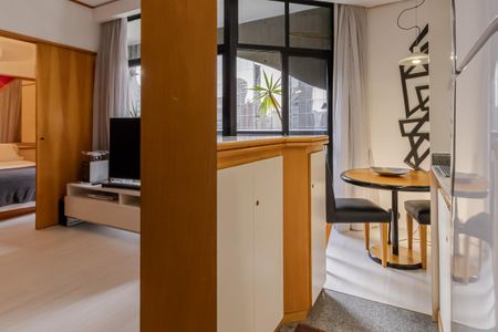 Cozinha de apartamento para alugar com 1 quarto, 42m² em Itaim Bibi, São Paulo