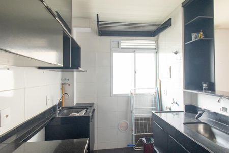 Apartamento à venda com 40m², 2 quartos e 1 vaga Apartamento à venda com 40m², 2 quartos e 1 vagaCozinha e Área de Serviço