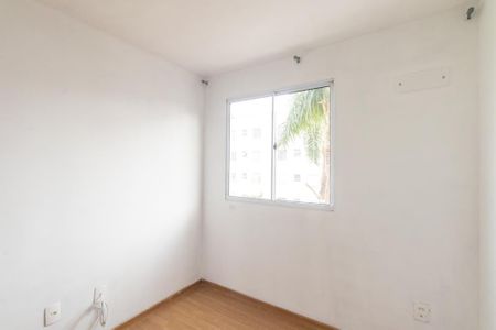 Quarto 1 de apartamento à venda com 2 quartos, 40m² em Pinheirinho, Curitiba
