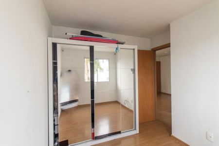 Quarto 1 de apartamento à venda com 2 quartos, 40m² em Pinheirinho, Curitiba