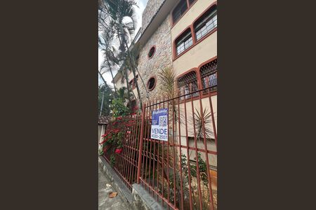 Apartamento à venda com 155m², 3 quartos e 2 vagas Apartamento à venda com 155m², 3 quartos e 2 vagasPlaca
