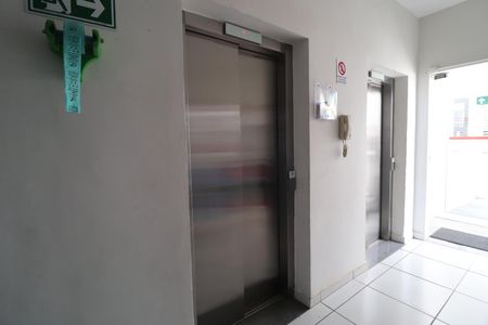 Apartamento para alugar com 52m², 2 quartos e 1 vagaElevadores