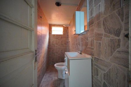 Banheiro de casa para alugar com 2 quartos, 72m² em Barreiros, São José