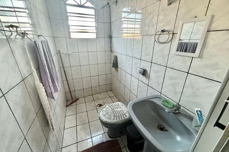 Banheiro de casa para alugar com 1 quarto, 45m² em Vila Libanesa, São Paulo