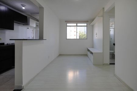 Sala de apartamento para alugar com 2 quartos, 44m² em Vila Mogilar, Mogi das Cruzes