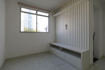 Sala de apartamento para alugar com 2 quartos, 44m² em Vila Mogilar, Mogi das Cruzes