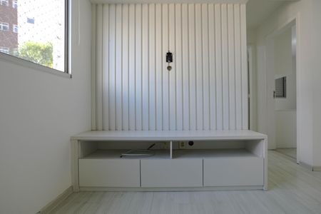 Sala de apartamento para alugar com 2 quartos, 44m² em Vila Mogilar, Mogi das Cruzes