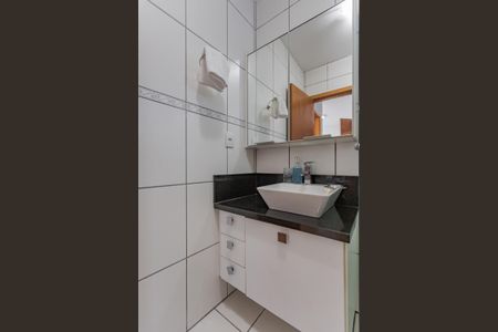 Banheiro de apartamento para alugar com 1 quarto, 42m² em Bom Jesus, Porto Alegre