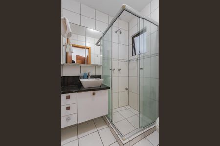 Banheiro de apartamento para alugar com 1 quarto, 42m² em Bom Jesus, Porto Alegre