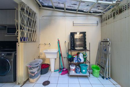 Quintal de apartamento à venda com 1 quarto, 43m² em Santa Tereza, Porto Alegre