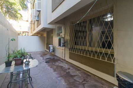 Quintal de apartamento à venda com 1 quarto, 43m² em Santa Tereza, Porto Alegre