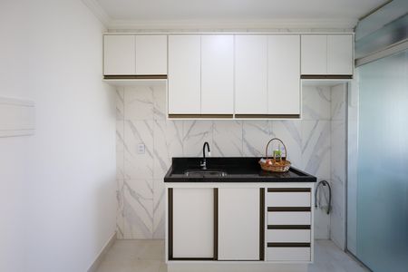 Cozinha de apartamento para alugar com 2 quartos, 49m² em Jardim Alzira, São Paulo