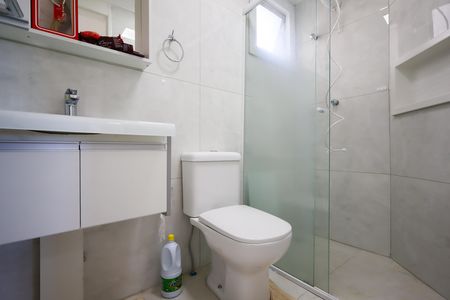 banheiro de apartamento para alugar com 2 quartos, 49m² em Jardim Alzira, São Paulo