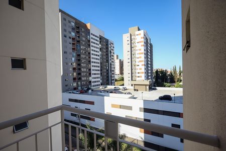 varanda Sala  de apartamento para alugar com 2 quartos, 49m² em Jardim Alzira, São Paulo