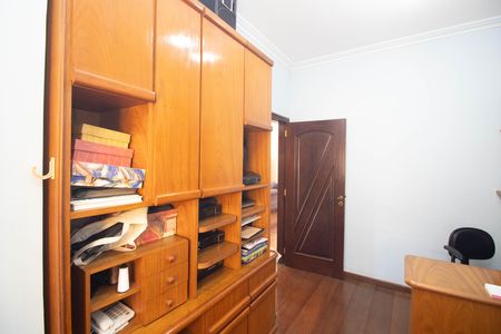 Casa à venda com 700m², 5 quartos e 8 vagas Casa à venda com 700m², 5 quartos e 8 vagasQuarto 1