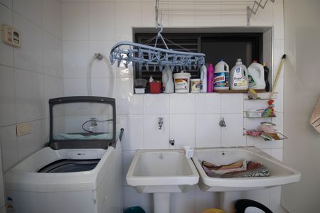 Casa à venda com 700m², 5 quartos e 8 vagas Casa à venda com 700m², 5 quartos e 8 vagasÁrea de Serviço